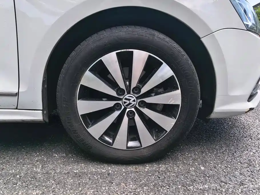 Volkswagen Sagitar 2018
