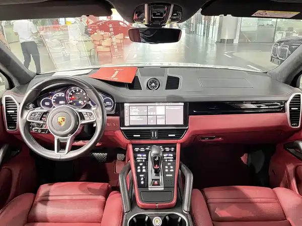 Porsche Cayenne 2021