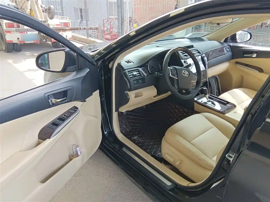 Toyota Camry 2016 — фото 16