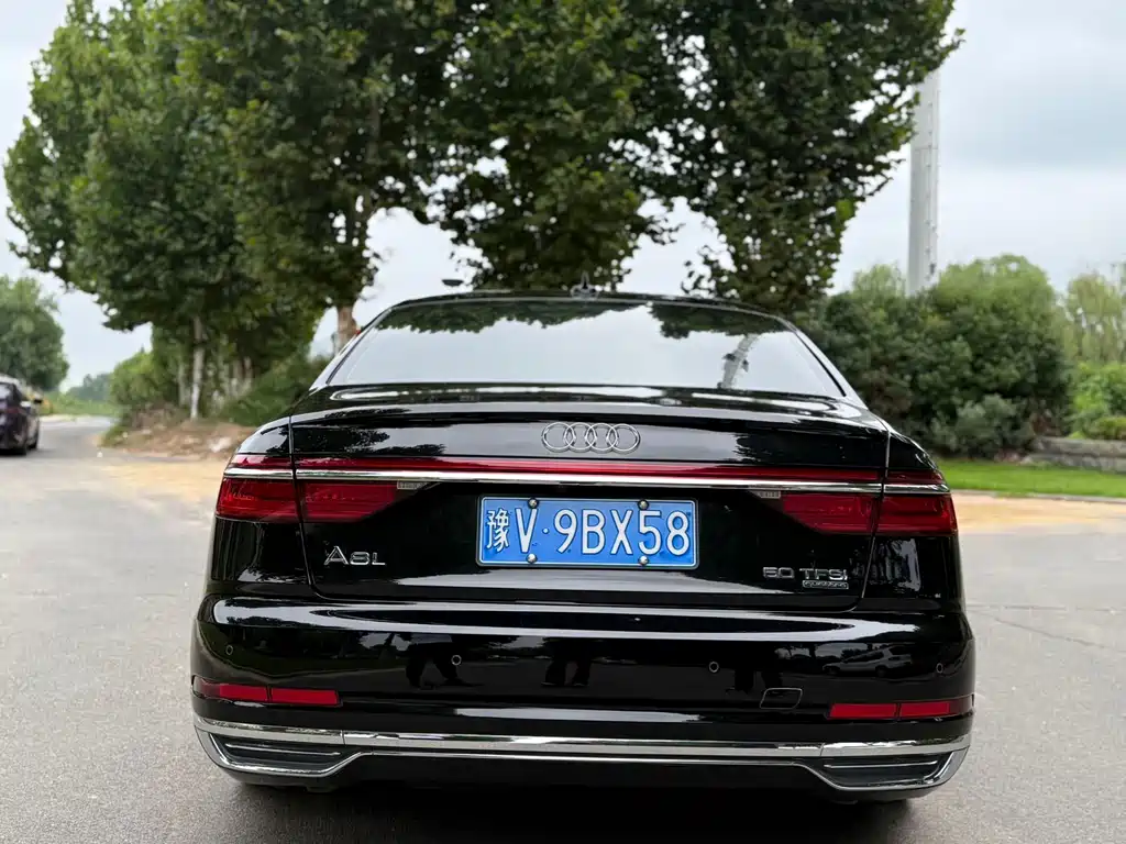 Audi A8 2022 — фото 8