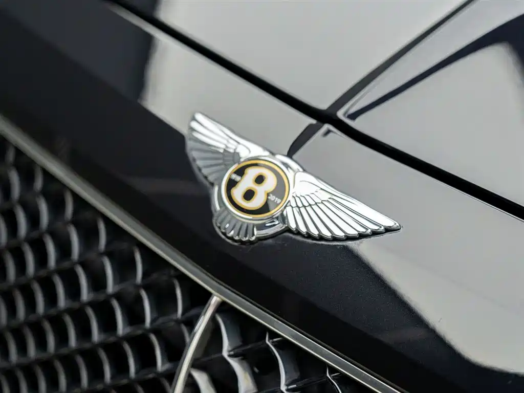 Bentley Bentayga 2020 — фото 3