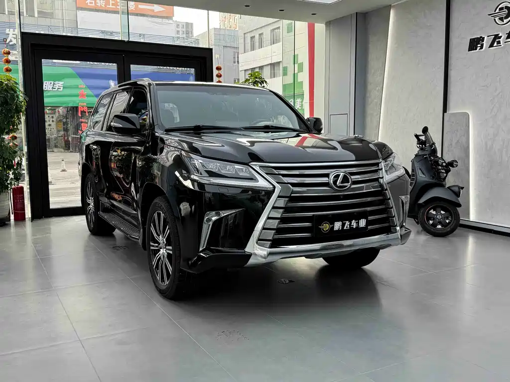 Lexus LX 2019 — фото 18