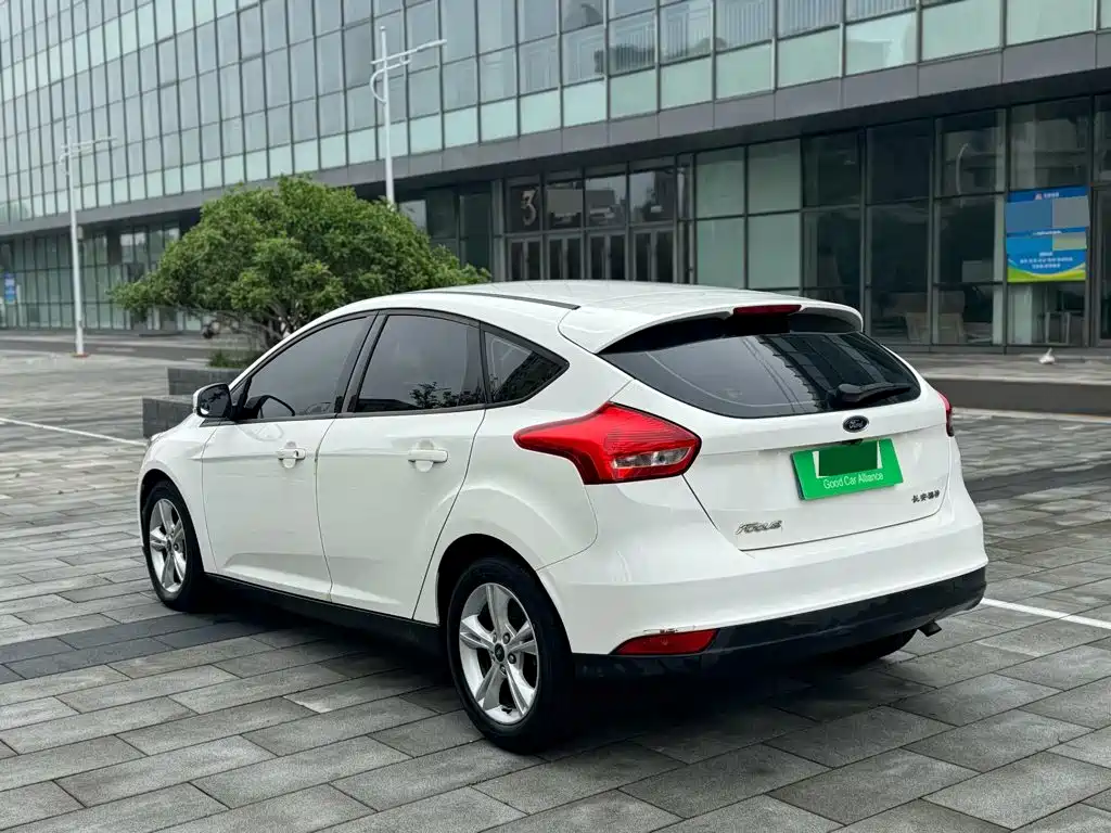 Ford Focus 2018 — фото 6