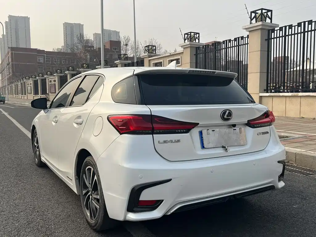 Lexus CT 2021 — фото 13
