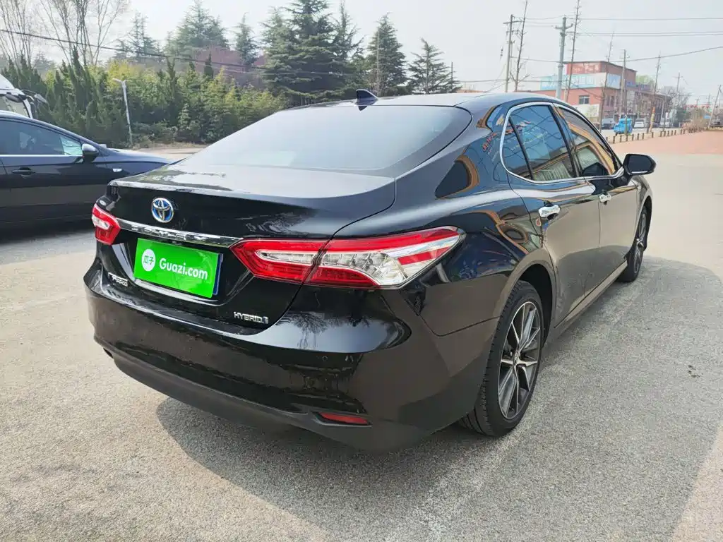 Toyota Camry 2023 — фото 5
