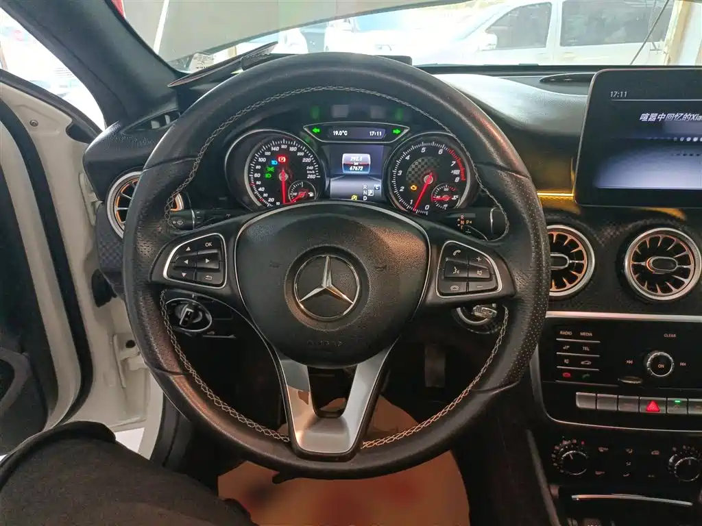 Mercedes-Benz A-Class 2018 — фото 11