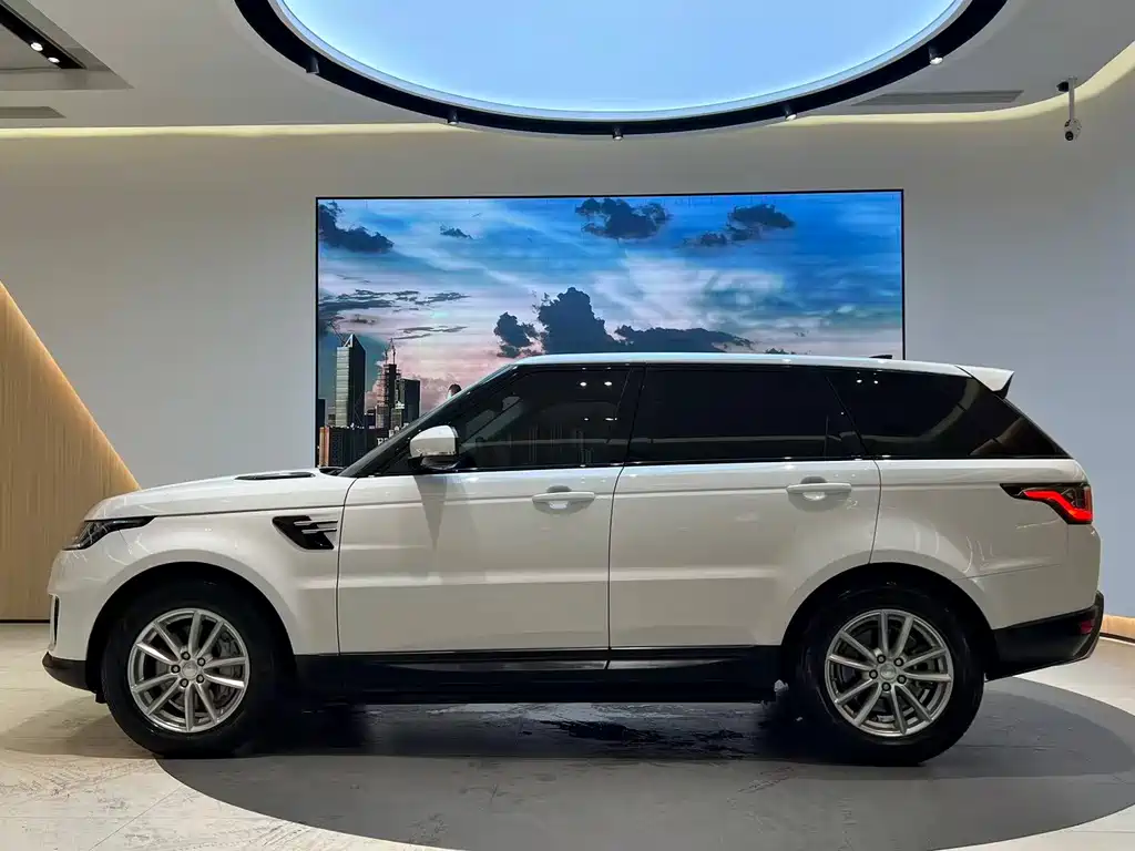 Land Rover Sport 2020 — фото 3