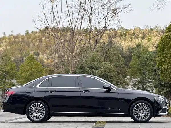 Mercedes-Benz E-Class 2022