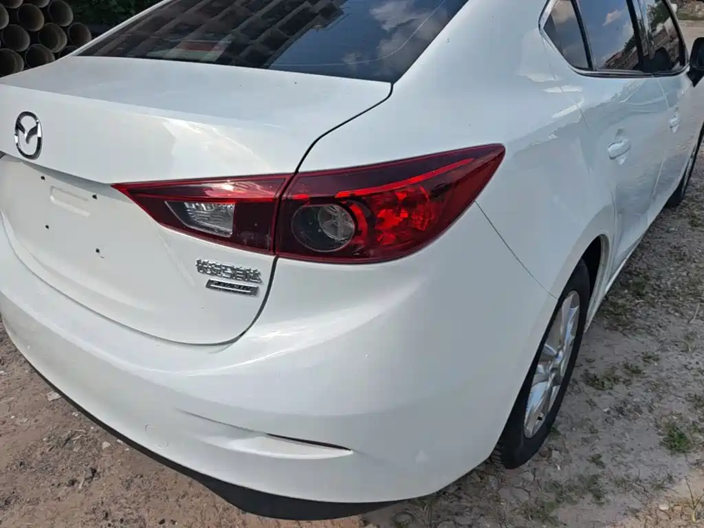 Mazda 3 Axela 2016 — фото 8