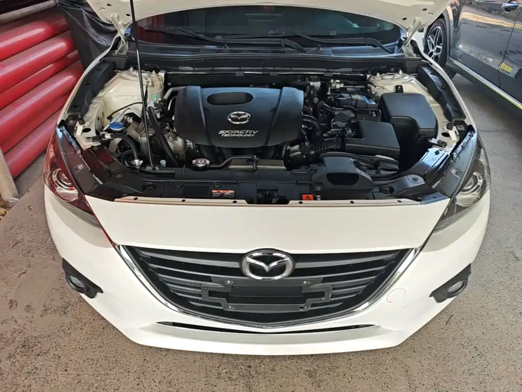 Mazda 3 Axela 2016 — фото 20