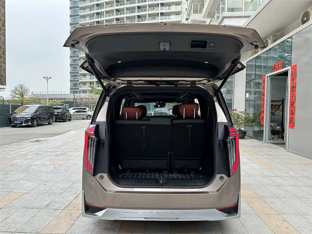 GAC Motor Trumpchi M8 2023 — фото 12