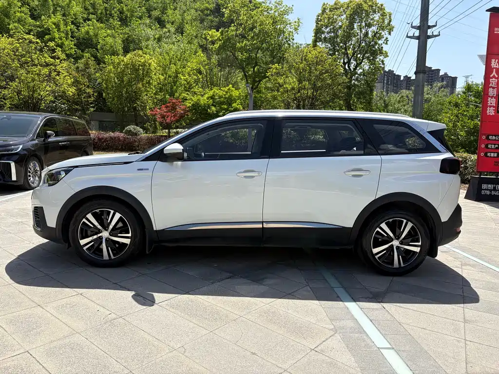 Peugeot 5008 2018 — фото 12
