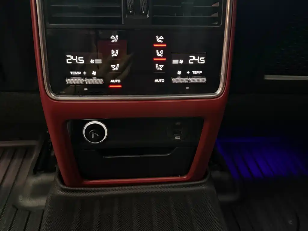 Porsche Cayenne 2019 — фото 15