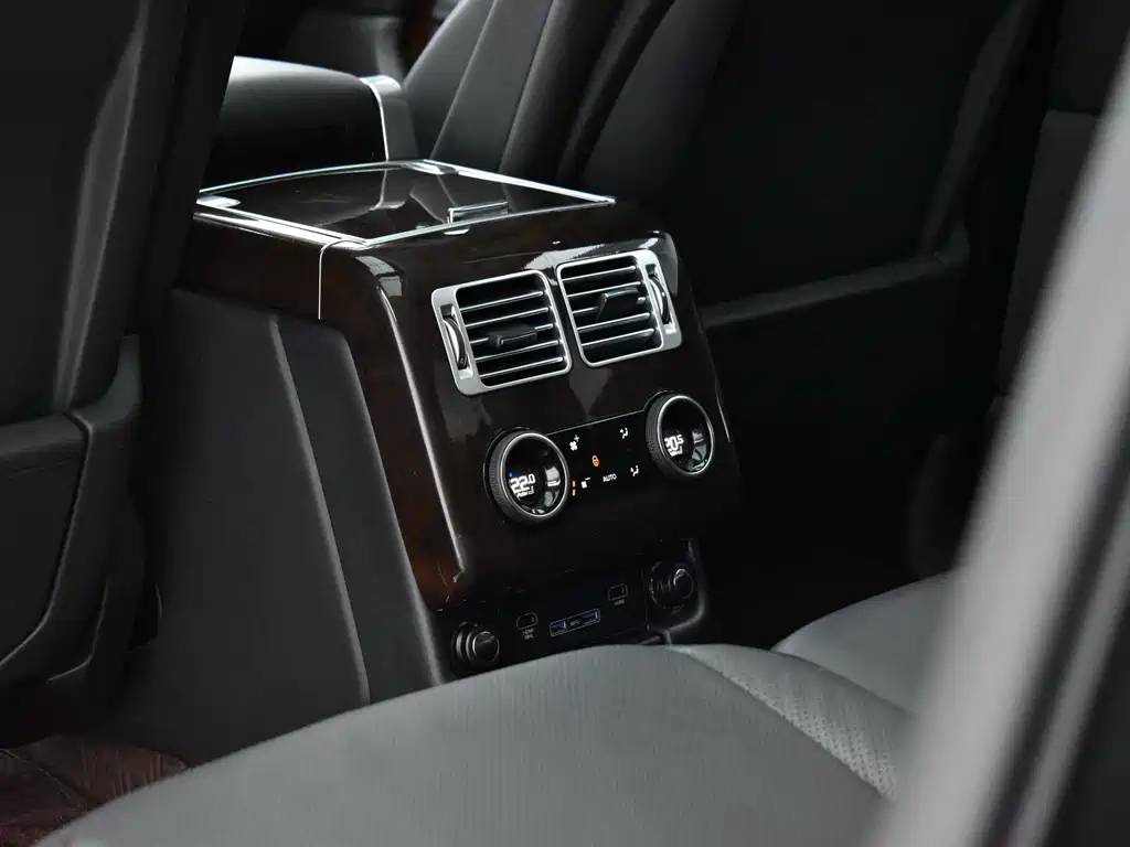Land Rover Range Rover 2021 — фото 24