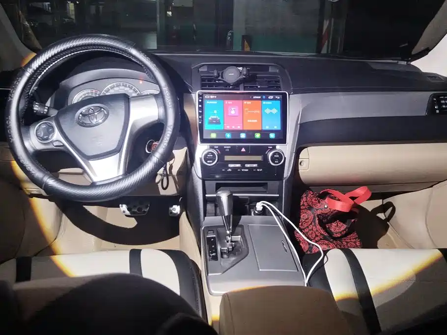 Toyota Camry 2013 — фото 12
