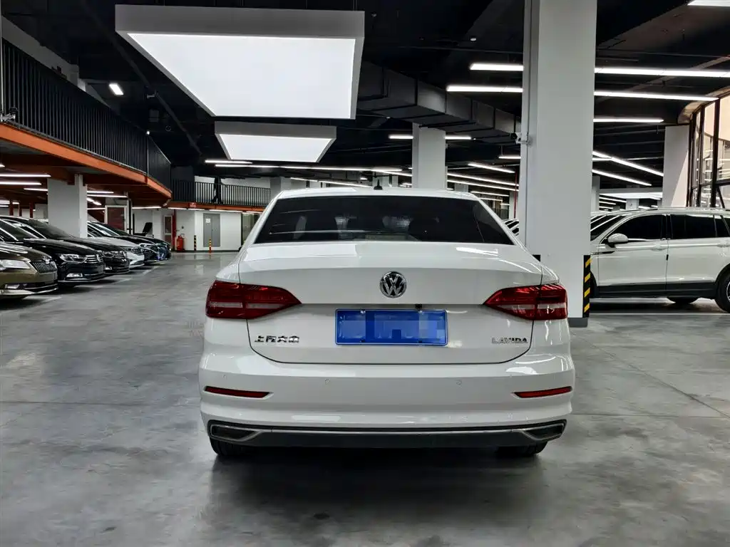 Volkswagen Lavida 2018 — фото 12