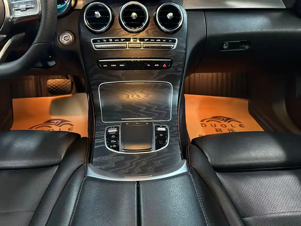 Mercedes-Benz C-Class 2019 — фото 12