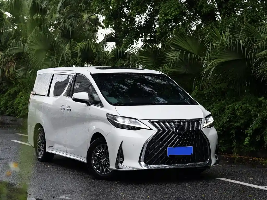 Lexus LM 2022