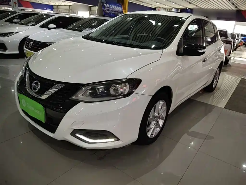 Nissan Tiida 2022 — фото 1