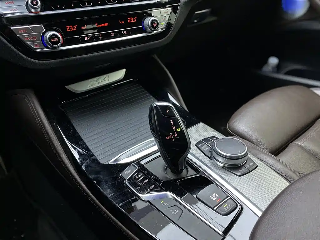 BMW X4 2020 — фото 10