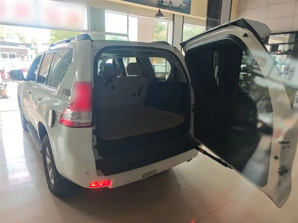Toyota Prado 2015 — фото 19