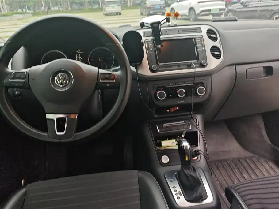 Volkswagen Tiguan 2018 — фото 12