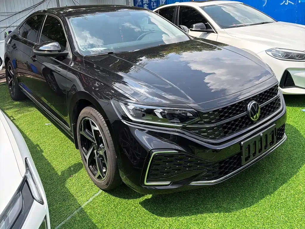 Volkswagen Passat 2023