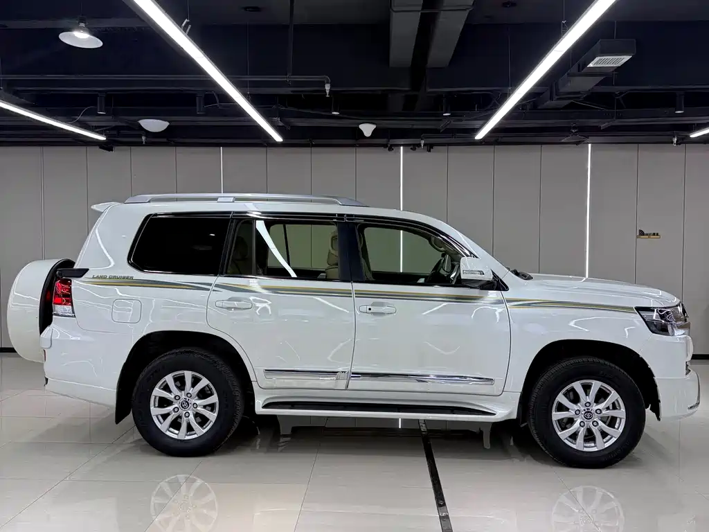 Toyota Land Cruiser 2015 — фото 6