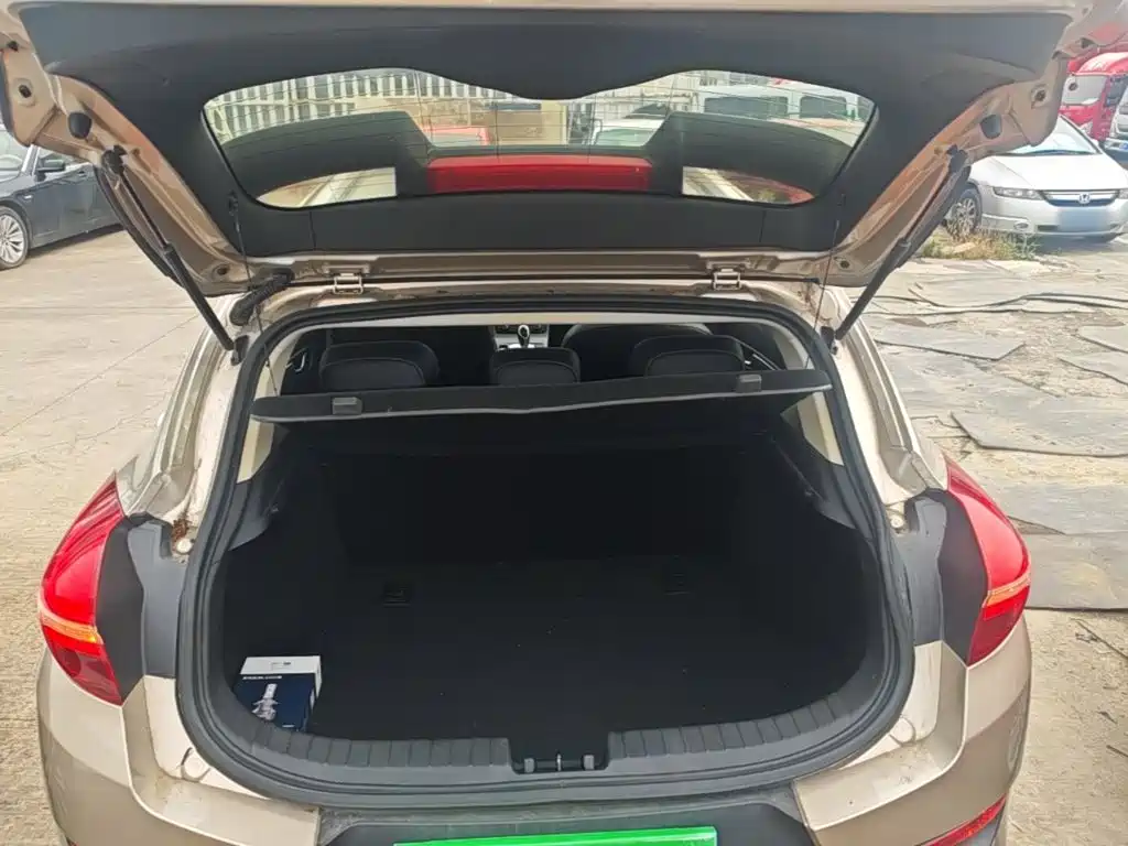Geely Emgrand GS 2018 — фото 19