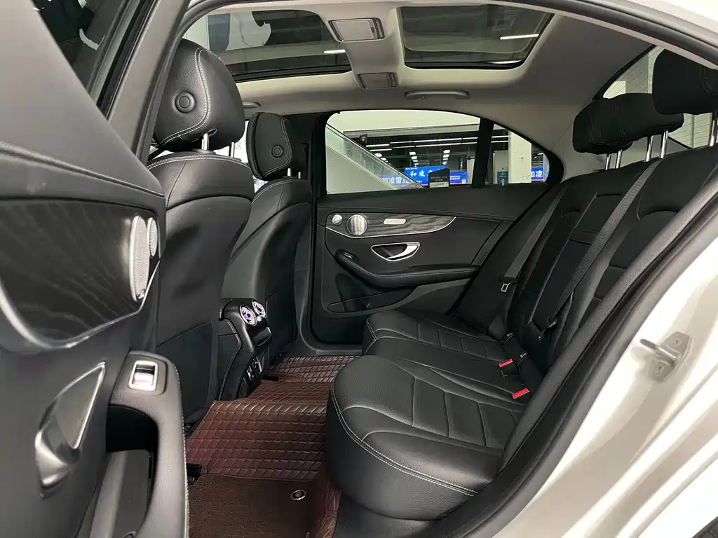 Mercedes-Benz C-Class 2022 — фото 10