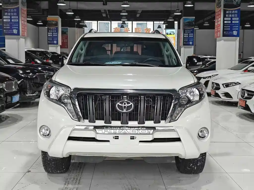 Toyota Prado 2017 — фото 2