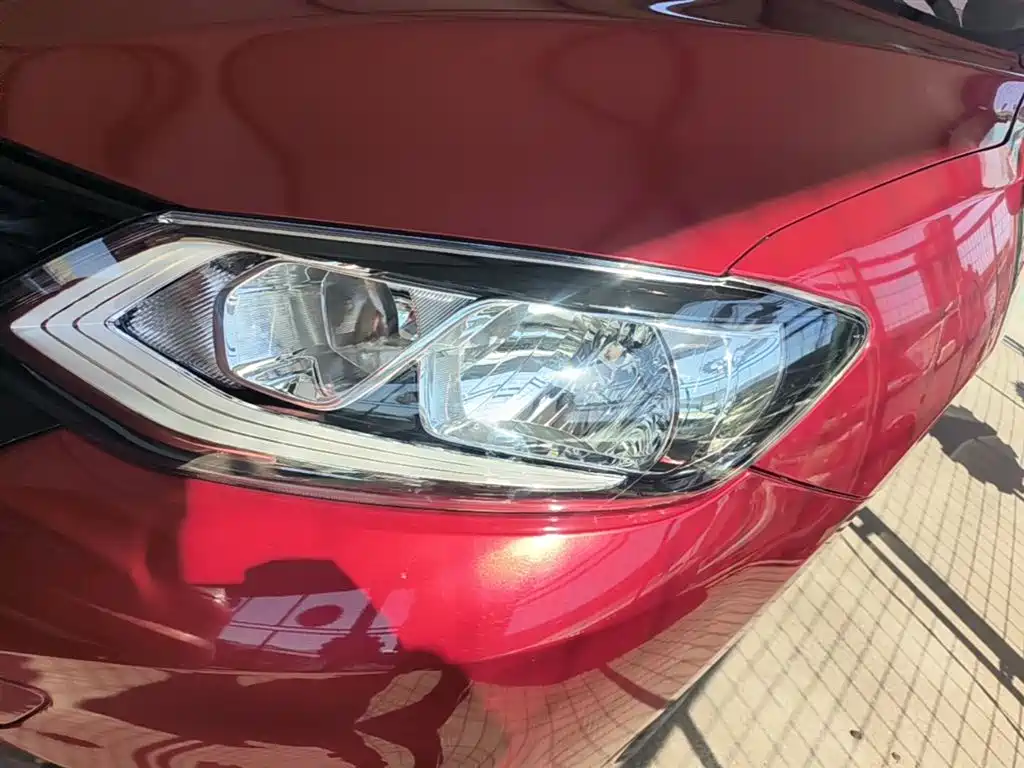 Nissan Tiida 2017 — фото 23