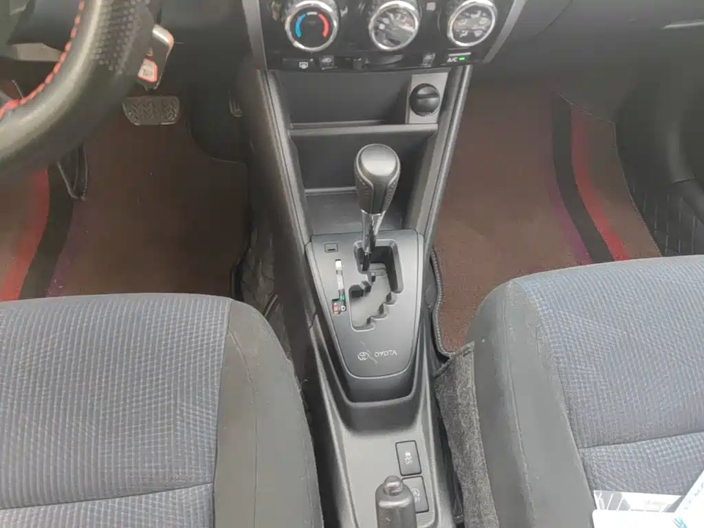 Toyota Yaris L 2018 — фото 14
