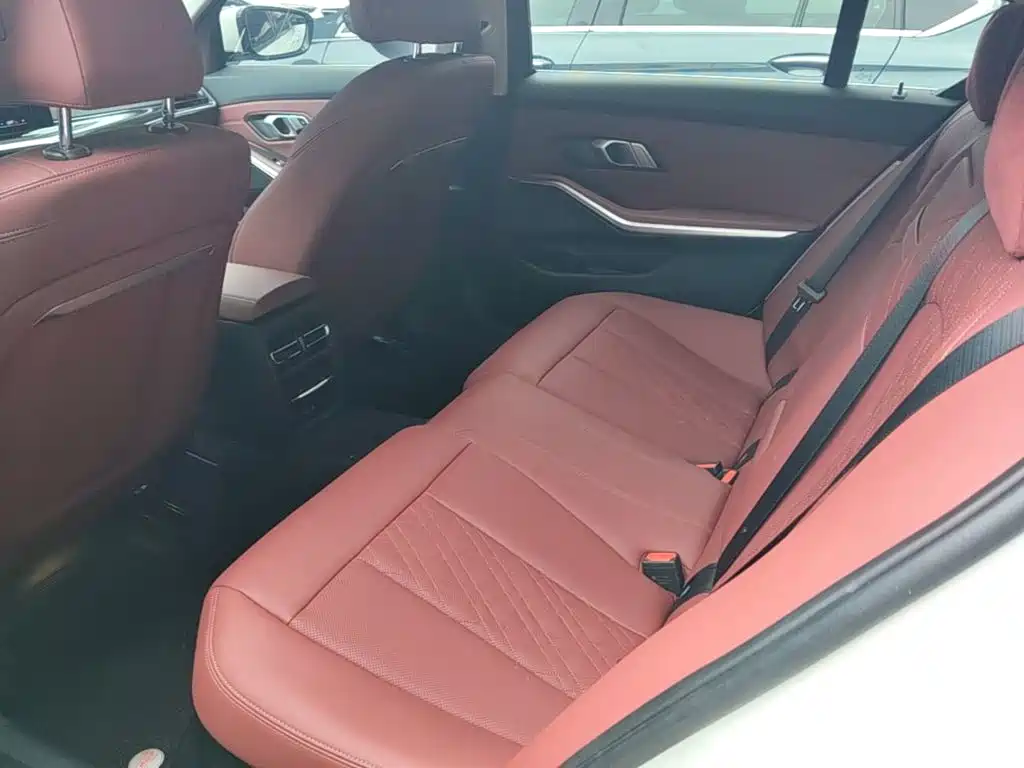 BMW 3 Series 2023 — фото 17