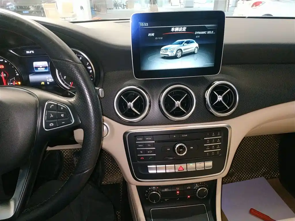 Mercedes-Benz GLA 2018 — фото 13