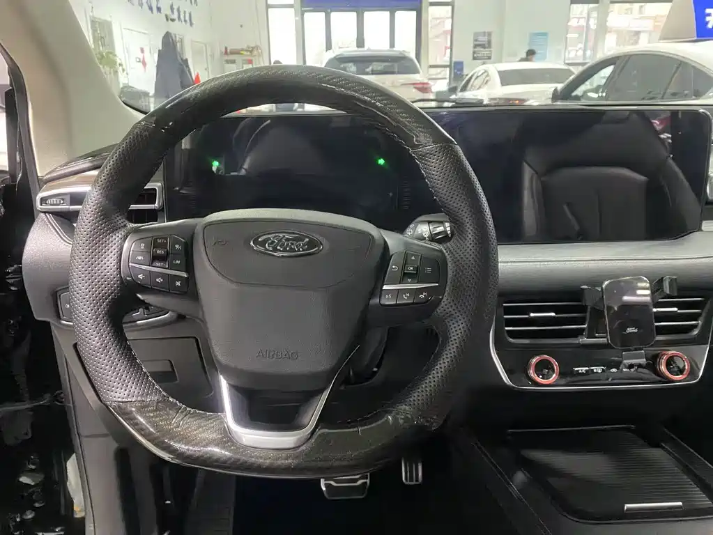 Ford Edge 2021 — фото 15