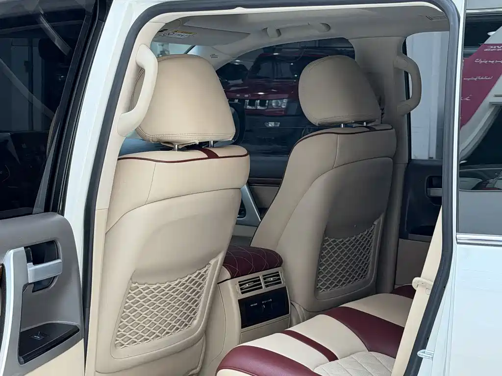 Toyota Land Cruiser 2019 — фото 6