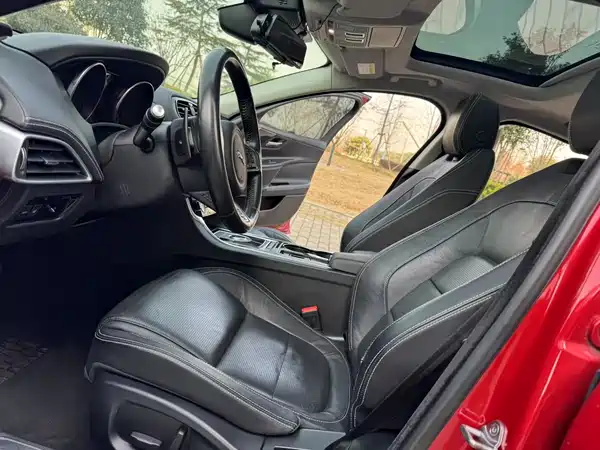 Jaguar XE 2015