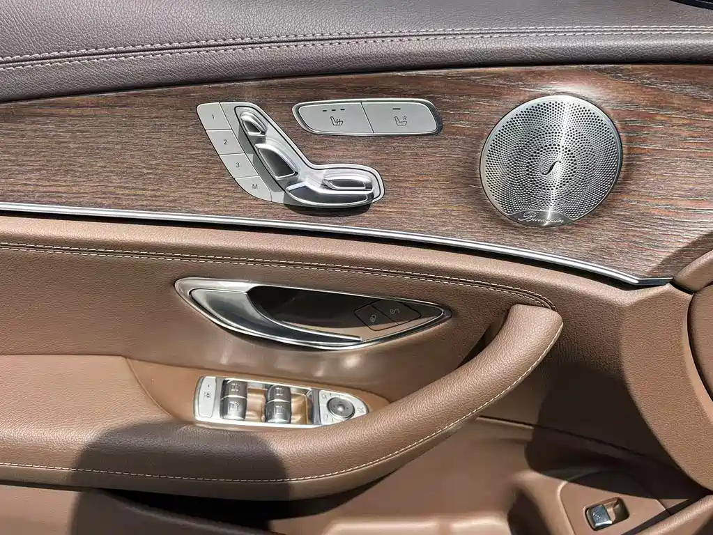 Mercedes-Benz E-Class 2022 — фото 15