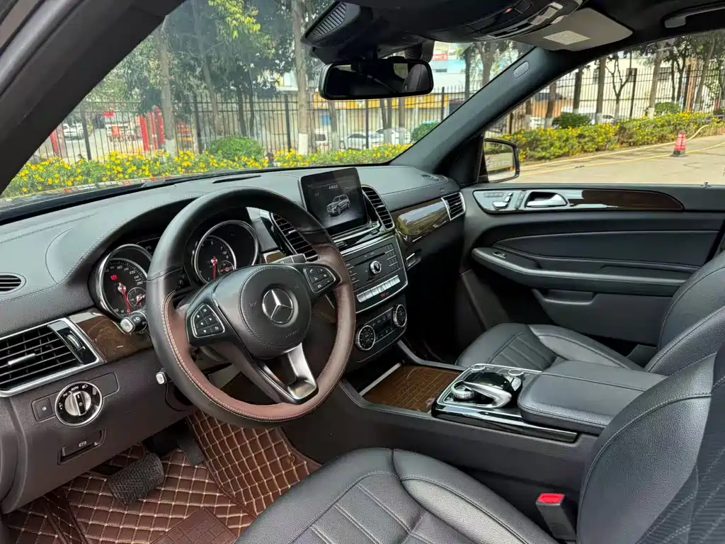 Mercedes-Benz GLS 2018 — фото 31