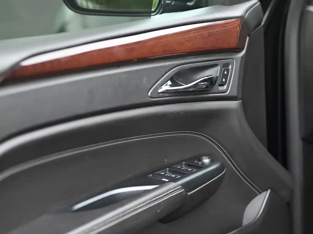 Cadillac SRX 2013 — фото 10