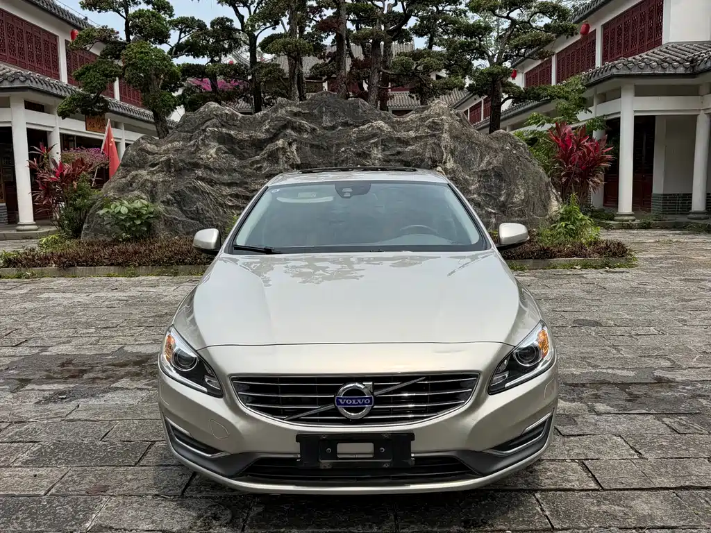 Volvo S60 2017 — фото 2