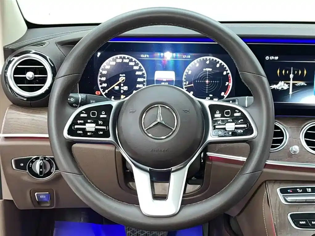 Mercedes-Benz E-Class 2019 — фото 9