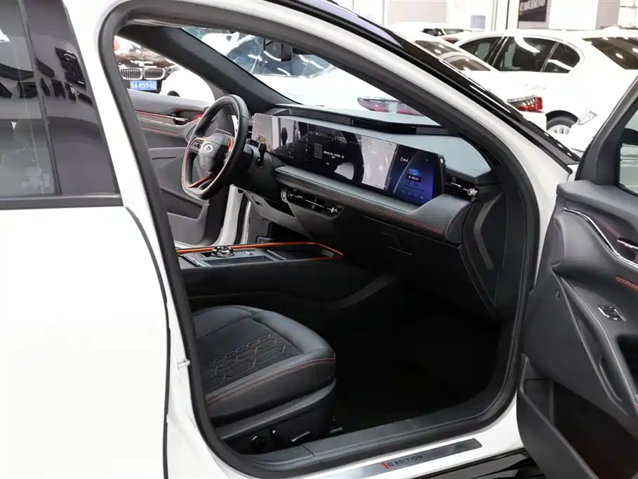 Ford EVOS 2022 — фото 17