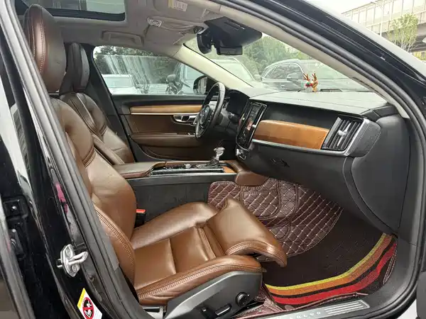 Volvo S90 2019