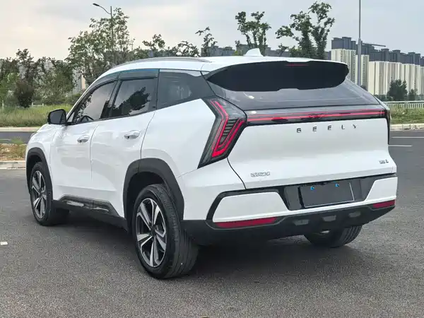 Geely Boyue L 2026