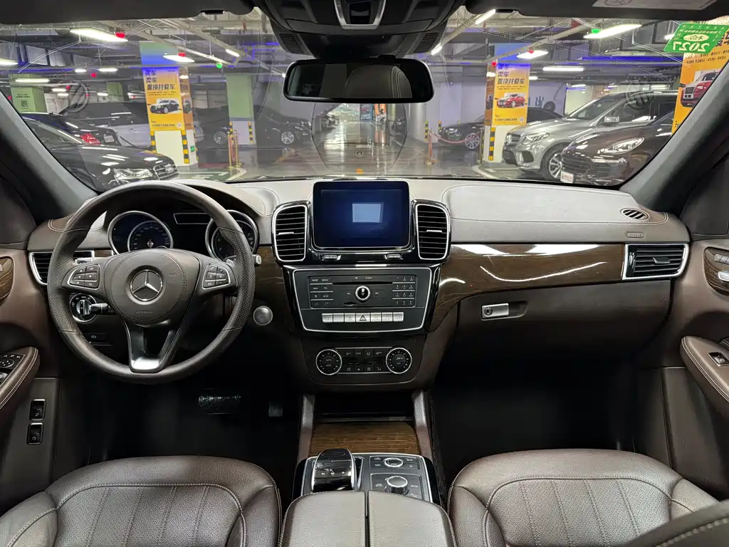 Mercedes-Benz GLS 2017 — фото 18
