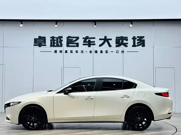 Mazda 3 Axela 2022