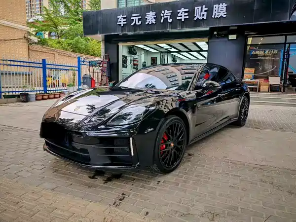 Porsche Panamera 2025