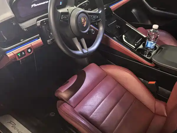 Porsche Panamera 2025